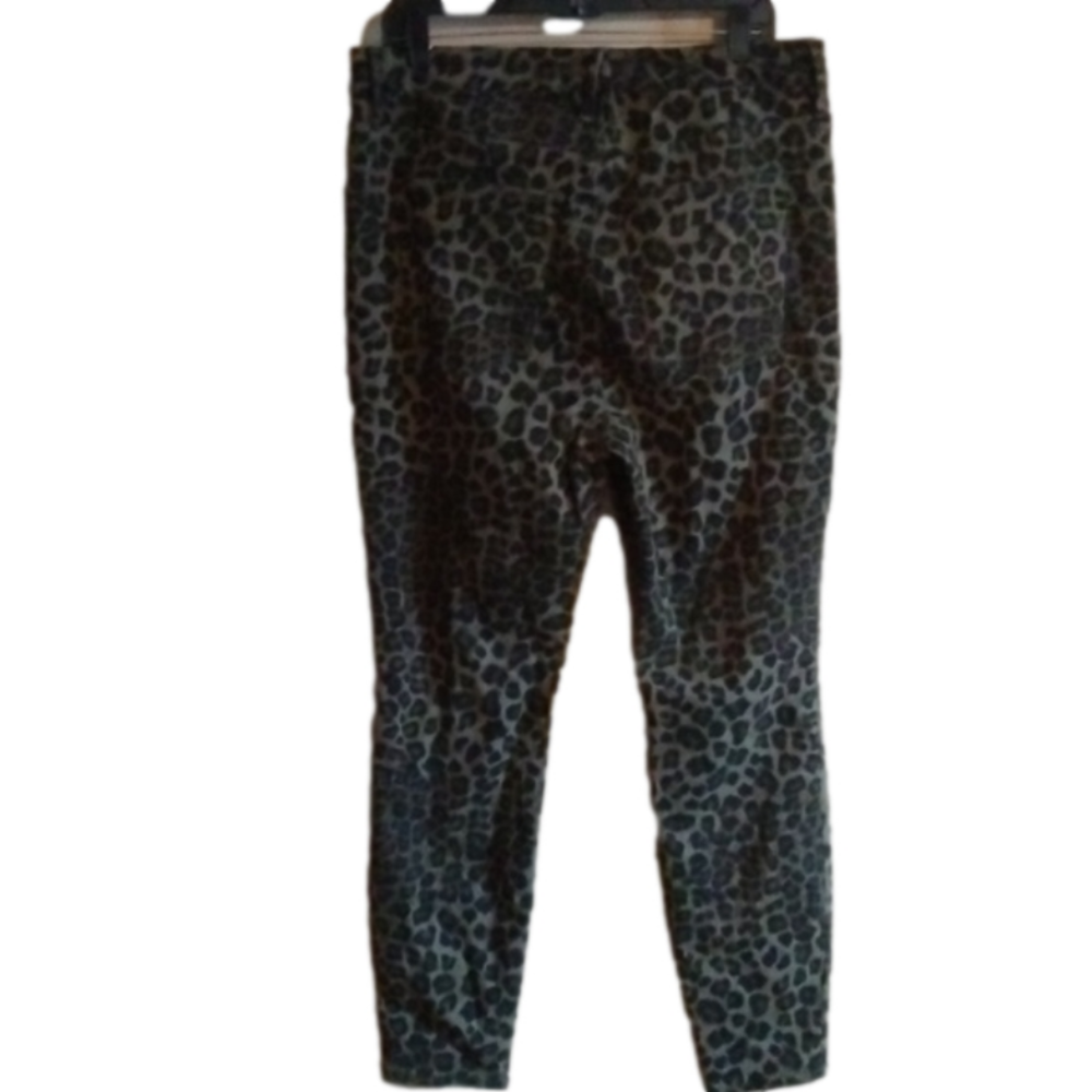Good American Good waist crop jeans. Plus size 16. Animal print. - Picture 5 of 13